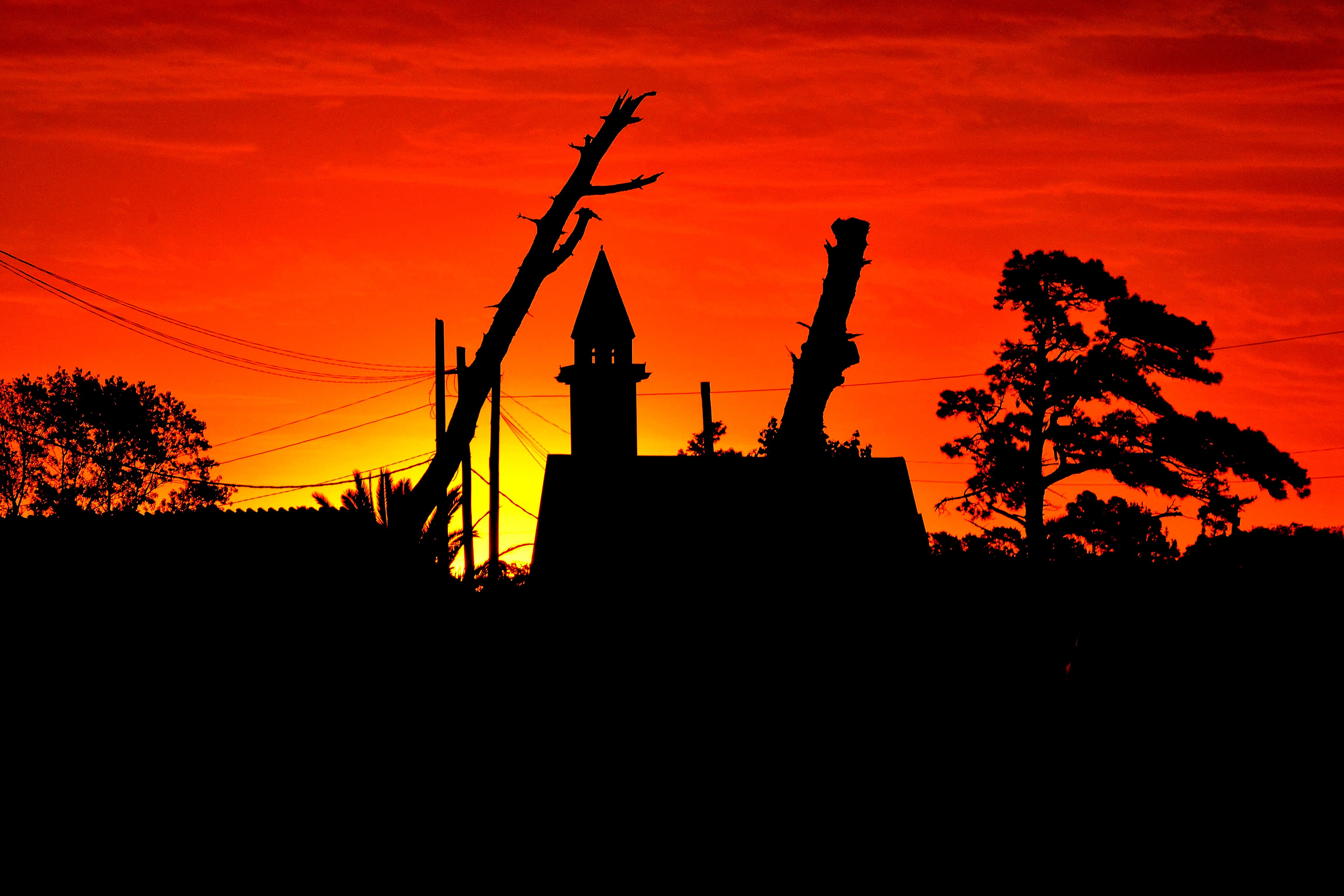 Iglesia en atardecer